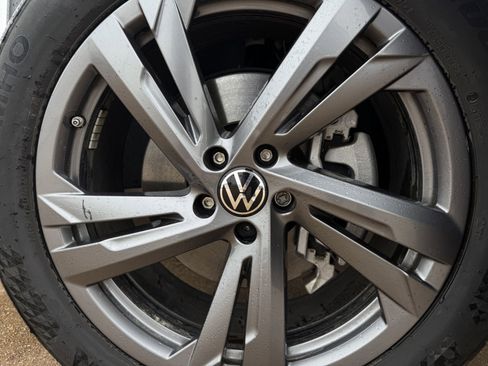Used 2024 Volkswagen Atlas Cross Sport SEL R-Line AWD/4WD image 10
