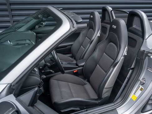 Certified 2020 Porsche 718 Boxster RWD image 5