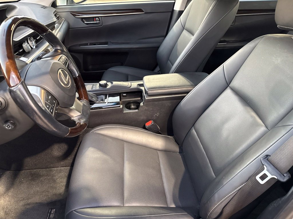 Used 2016 Lexus ES 350 w/ Premium Package w/Wood Trim FWD image 13