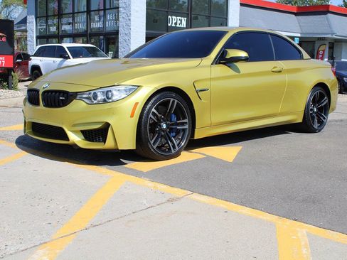 Used 2016 BMW M4 Convertible image 5