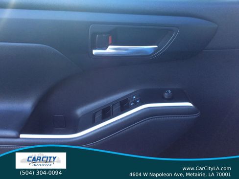 Used 2021 Toyota Highlander XLE image 19