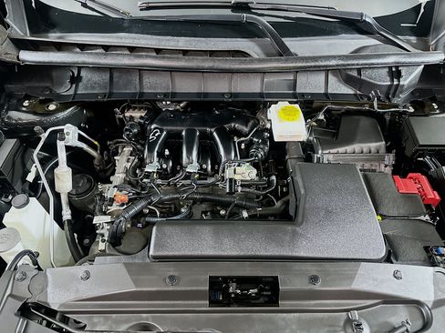 Used 2025 Nissan Pathfinder SV FWD image 35