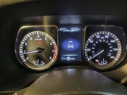 Used 2017 Nissan Titan SV RWD image 23