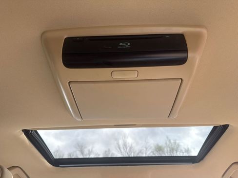 Used 2015 Toyota Highlander Limited w/ Driver Technology Package image 29