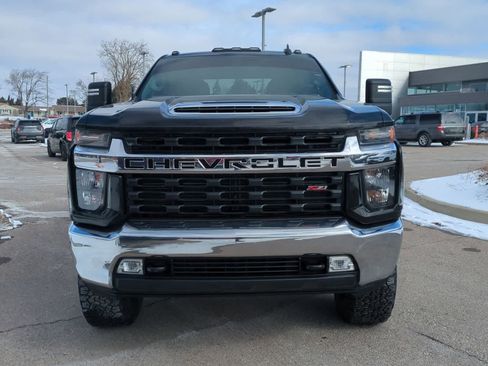 Used 2022 Chevrolet Silverado 2500 LT w/ Convenience Package image 3