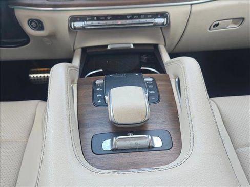 Used 2023 Mercedes-Benz GLS 450 4MATIC image 12