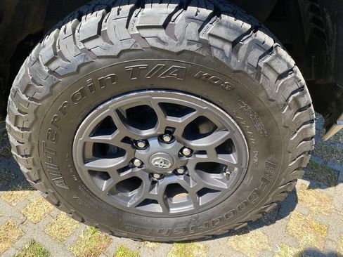 Used 2017 Toyota Tacoma SR5 RWD image 27