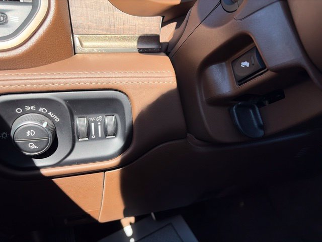 Used 2023 RAM 2500 Limited AWD/4WD image 23