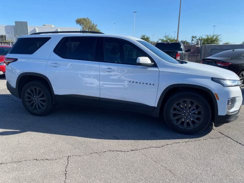 Used 2023 Chevrolet Traverse RS image 4