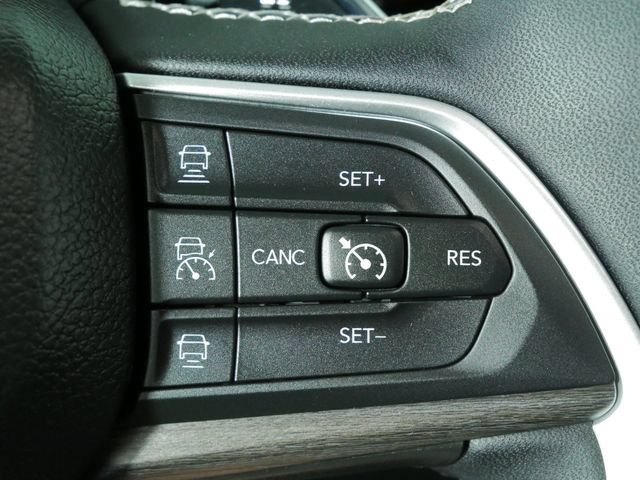 Used 2023 Jeep Grand Cherokee Limited w/ Trailer Tow Prep Group (B) AWD/4WD image 26