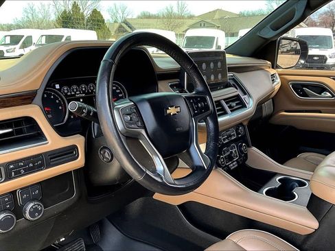 Used 2021 Chevrolet Tahoe Premier AWD/4WD image 17