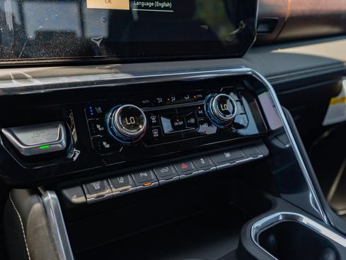 New 2026 GMC Sierra 3500 Denali Ultimate AWD/4WD image 17