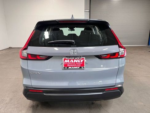 Used 2023 Honda CR-V LX image 3