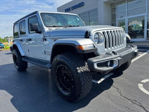 Used 2022 Jeep Wrangler Unlimited Sahara w/ Cold Weather Group AWD/4WD image 2