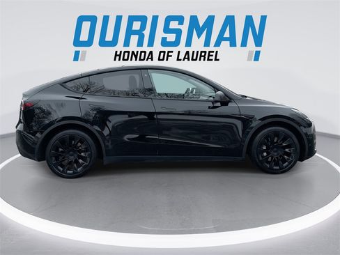 Used 2020 Tesla Model Y Long Range image 9