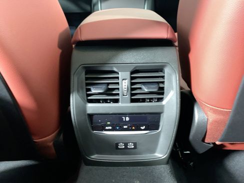 Used 2026 BMW 330i Sedan w/ Convenience Package image 28