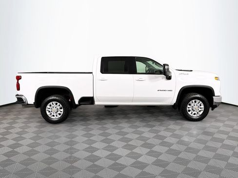 Used 2024 Chevrolet Silverado 2500 LT AWD/4WD image 8