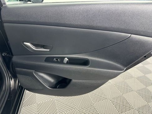 Used 2024 Hyundai Elantra SEL image 27