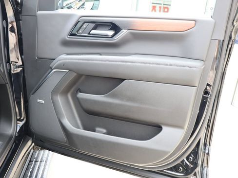 New 2026 GMC Yukon XL Denali w/ Denali Reserve Package AWD/4WD image 44