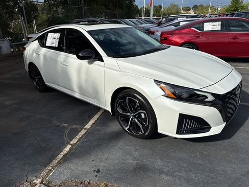 New 2025 Nissan Altima 2.5 SR w/ SR Premium Package image 7