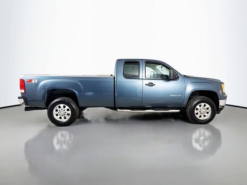 Used 2013 GMC Sierra 2500 SLE w/ SLE Preferred Package AWD/4WD image 9