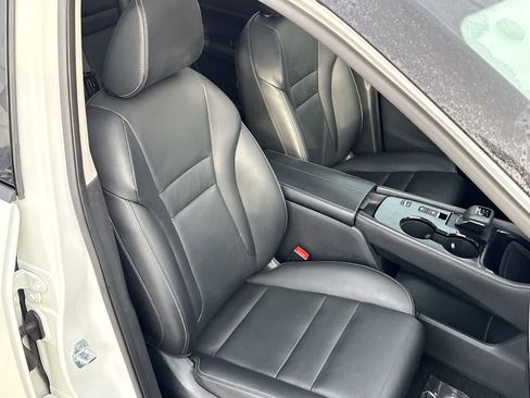 Used 2023 Nissan Rogue SL w/ SL Premium Package image 20