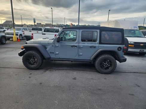 Used 2024 Jeep Wrangler Unlimited Sport AWD/4WD image 2