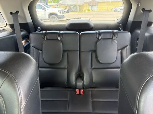 Used 2021 Ford Explorer XLT w/ Equipment Group 202A AWD/4WD image 15