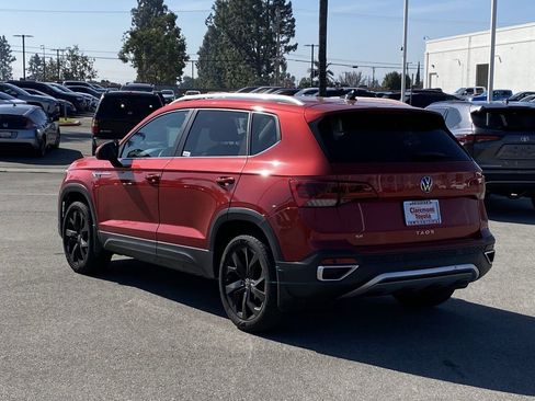 Used 2022 Volkswagen Taos SE image 4