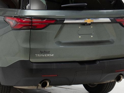 Used 2022 Chevrolet Traverse LT FWD image 13