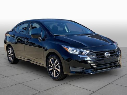 Used 2024 Nissan Versa SV FWD image 3