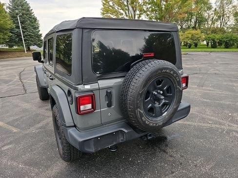 Used 2018 Jeep Wrangler Unlimited Sport AWD/4WD image 3