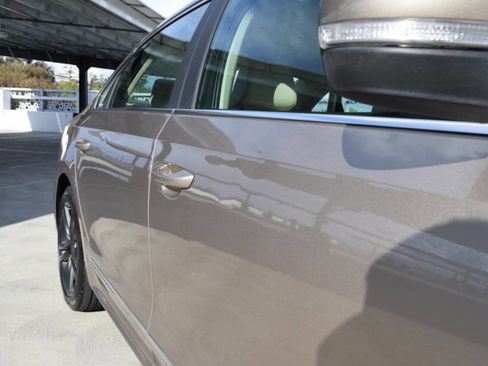 Used 2015 Volkswagen Passat TDI SE image 14