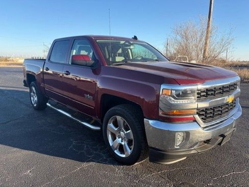 Used 2017 Chevrolet Silverado 1500 LT w/ Texas Edition image 10