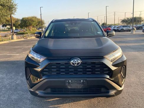 Used 2021 Toyota RAV4 LE FWD image 2