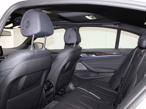 Certified 2022 BMW 530i w/ Premium Package image 14