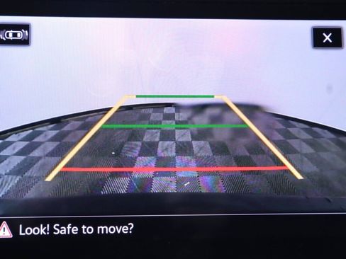 Used 2022 Volkswagen Tiguan SE image 20