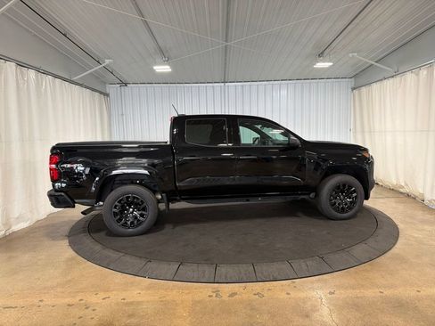 Certified 2026 Chevrolet Colorado W/T w/ WT Custom Package AWD/4WD image 10