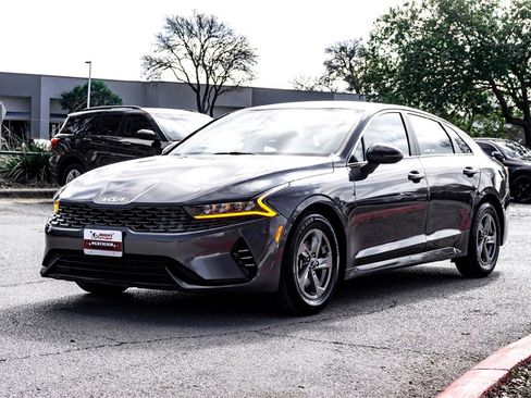 Used 2023 Kia K5 LXS image 9