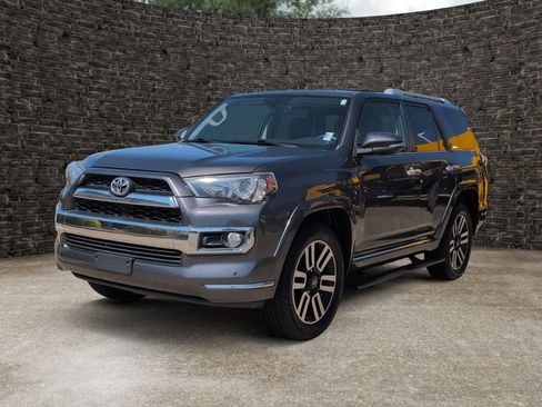 Used 2018 Toyota 4Runner Limited AWD/4WD image 6