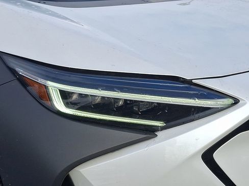 Used 2023 Subaru Solterra AWD image 9