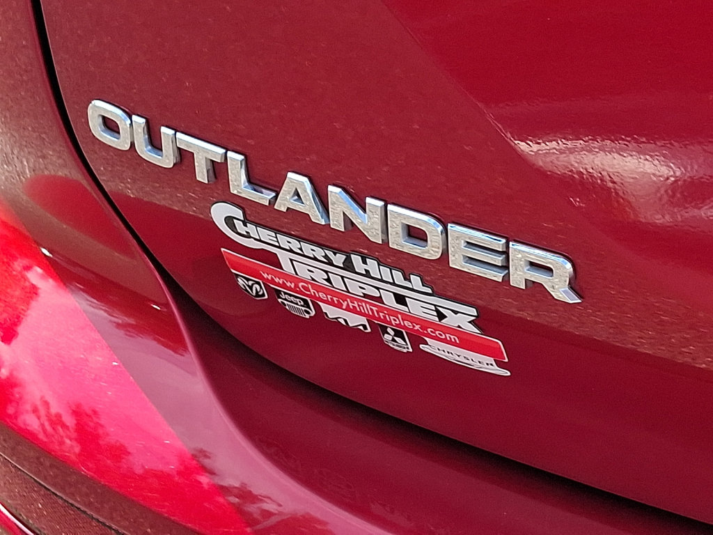 Used 2025 Mitsubishi Outlander SE AWD/4WD image 17