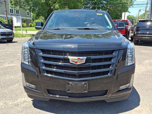 Used 2020 Cadillac Escalade Luxury w/ Escalade Sport Edition AWD/4WD image 2
