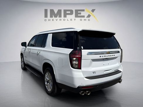 Used 2023 Chevrolet Suburban Premier AWD/4WD image 3