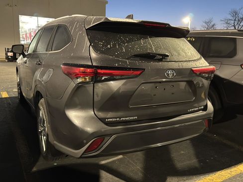 Used 2023 Toyota Highlander Limited image 7