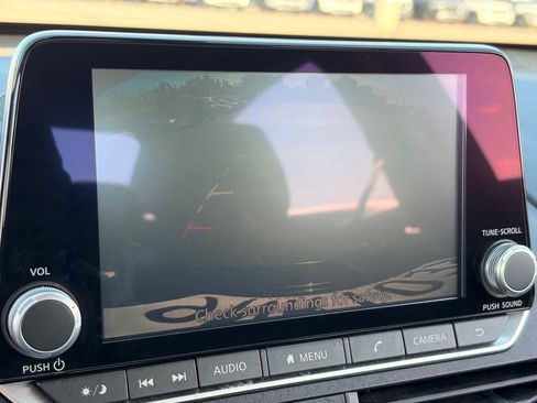 Certified 2025 Nissan Altima 2.5 SV FWD image 22