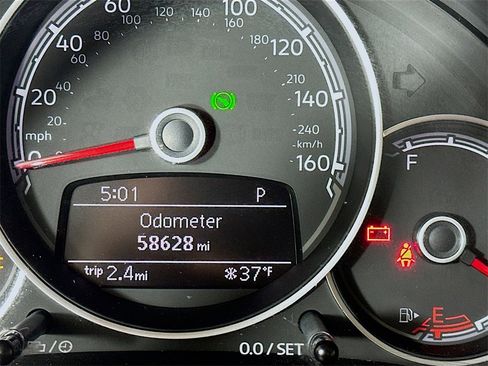 Used 2018 Volkswagen Beetle 2.0T SE image 15