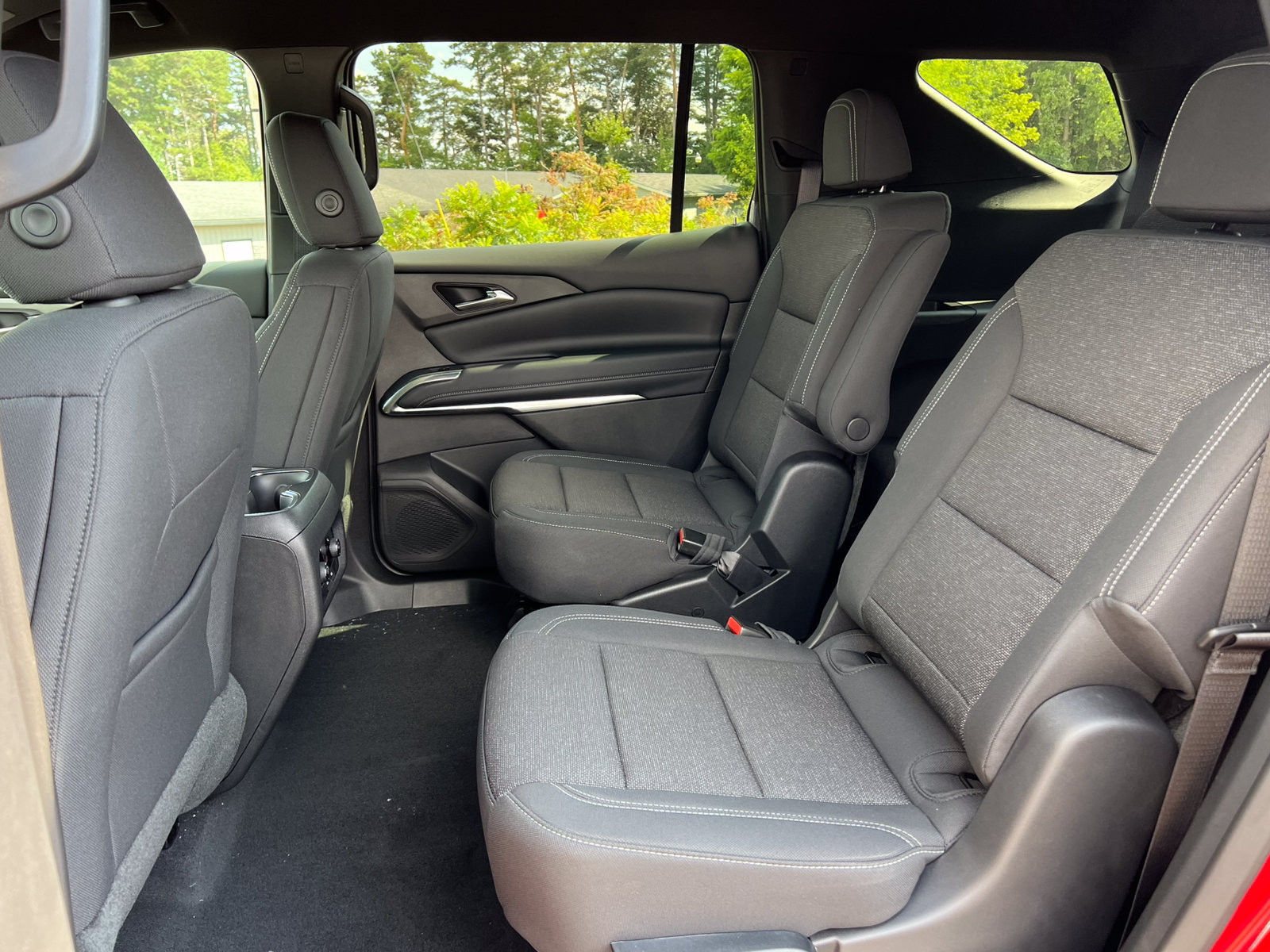 New 2027 Chevrolet Traverse LT AWD/4WD image 4