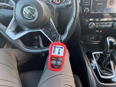 Used 2019 Nissan Rogue SV FWD image 46