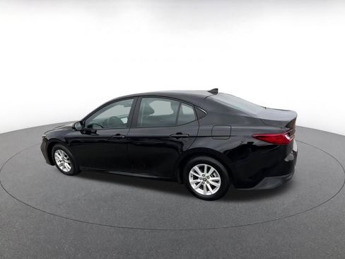 Used 2025 Toyota Camry LE image 10